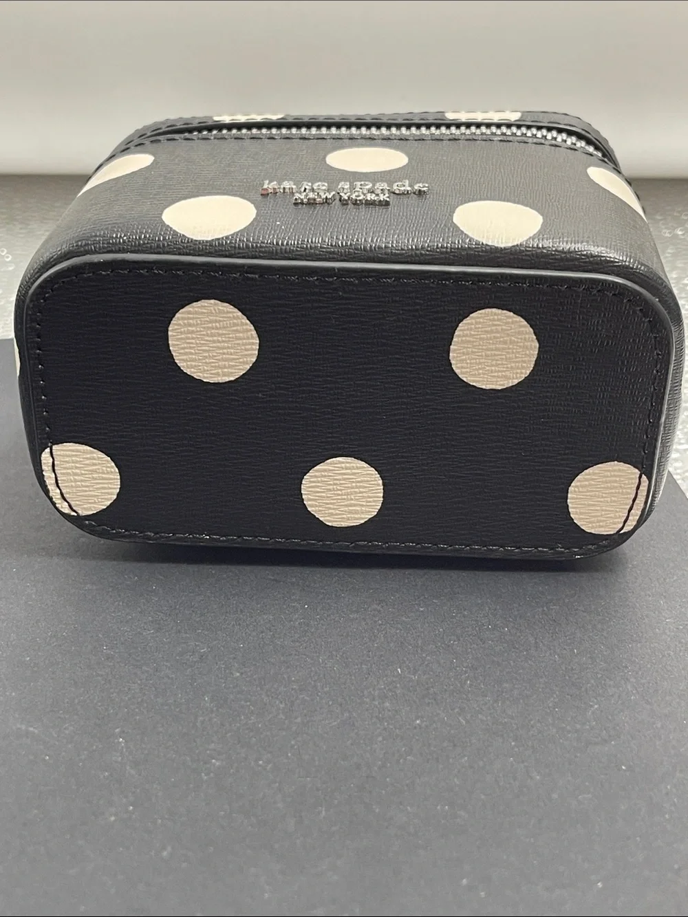 kate spade New York Black & Cream Polka Morgan Dot Sunshine Jewelry Case **RARE